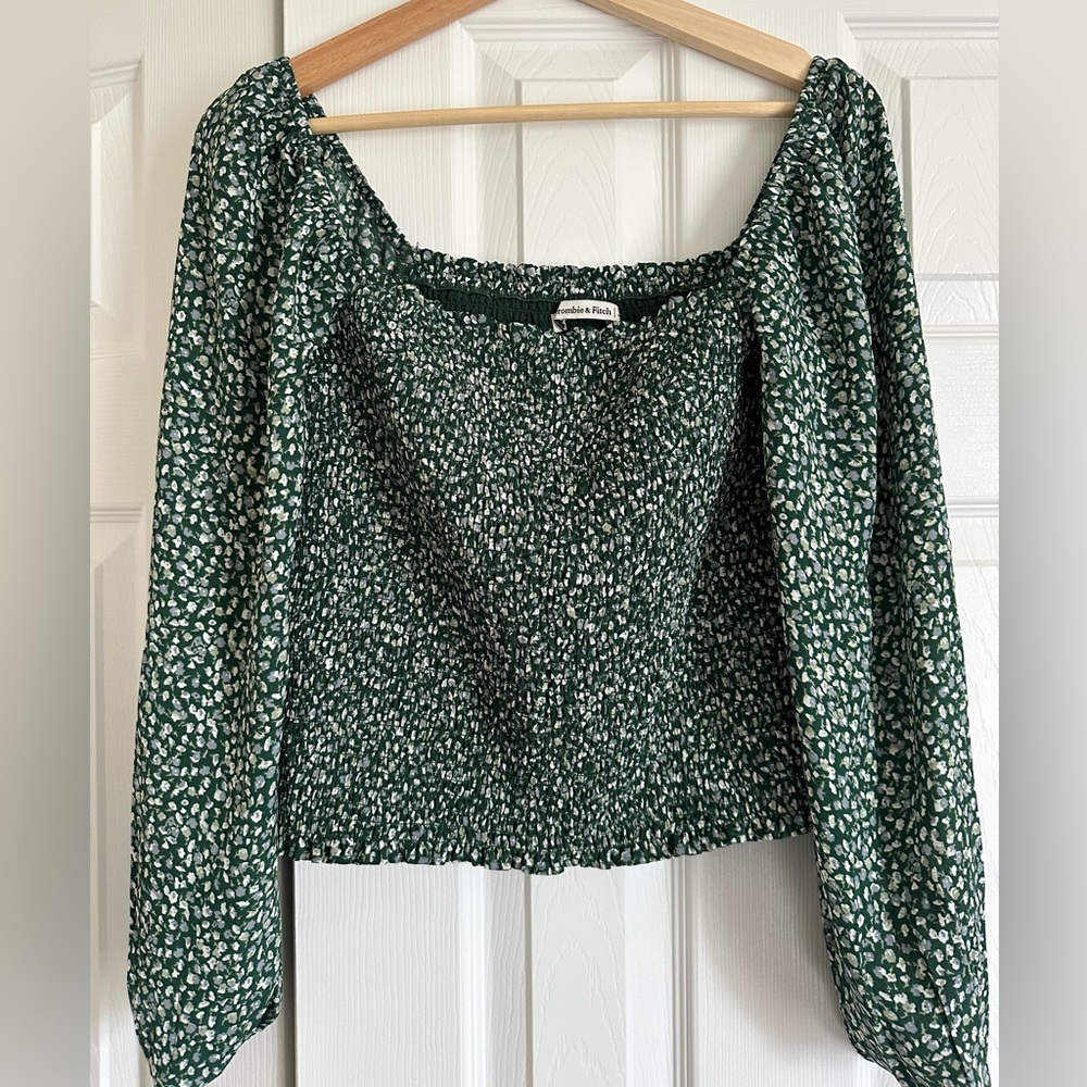 NWT - Abercrombie & Fitch green floral top
